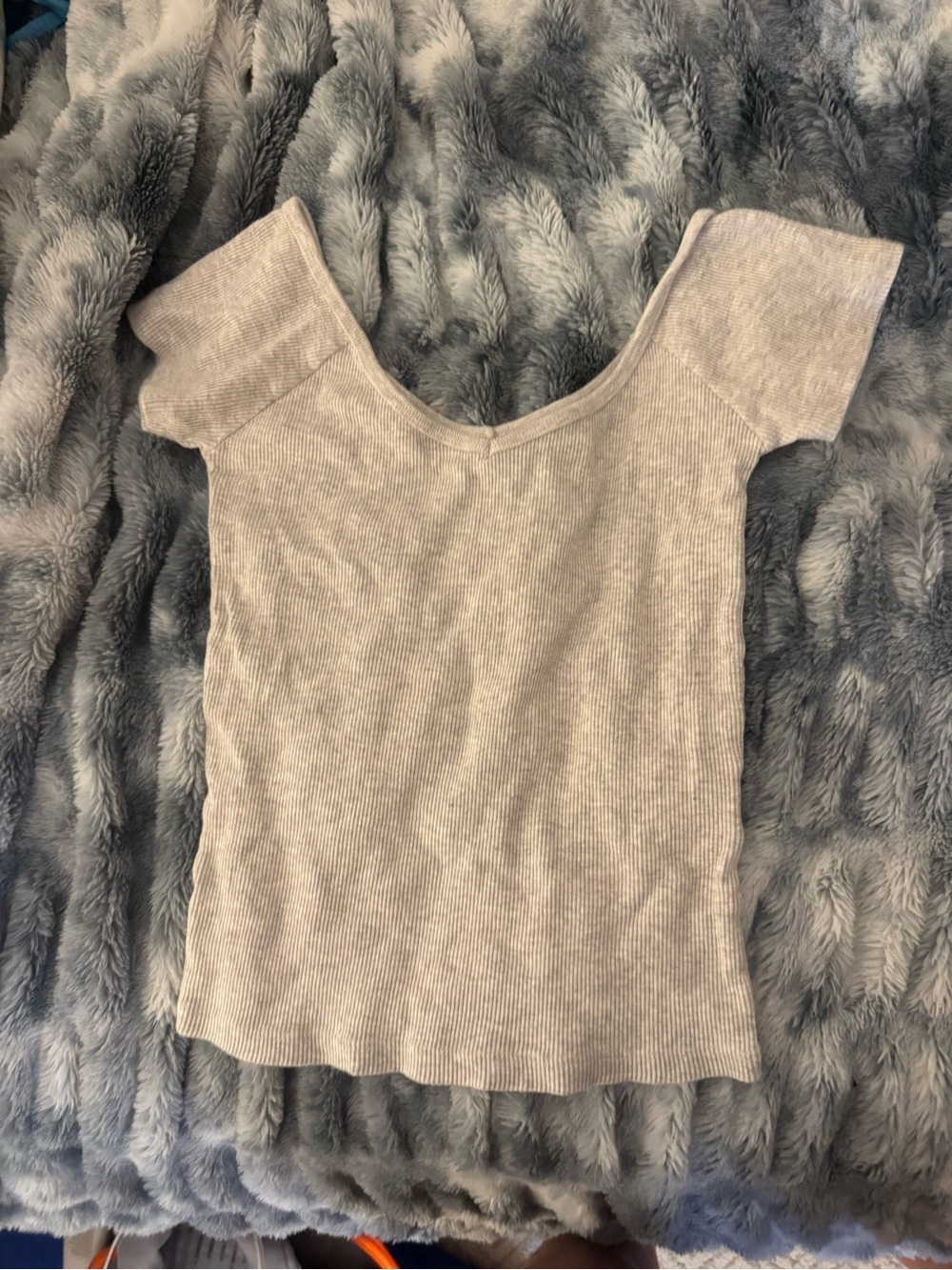 Ribbed V Neck Off the Shoulder Short Sleeve Top - Light Gray